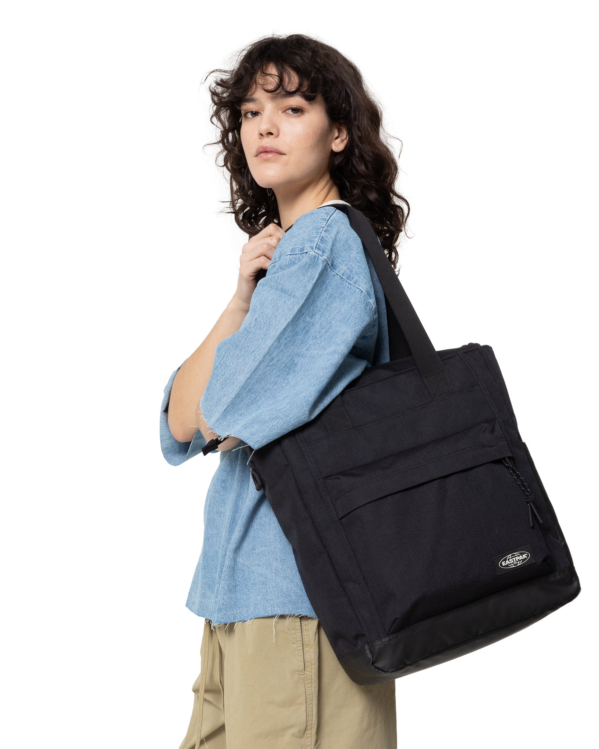 Eastpak ICON TRAVEL TOTE On Black  - 2